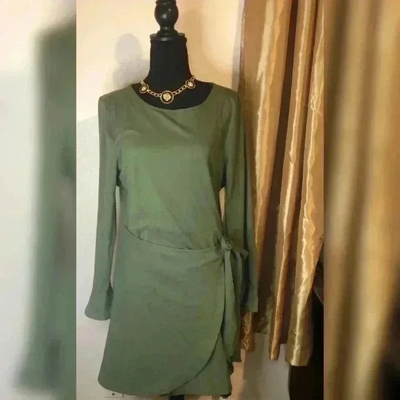 Green Ruffle Long Sleeve Wrap Tie Dress - Picture 2 of 10